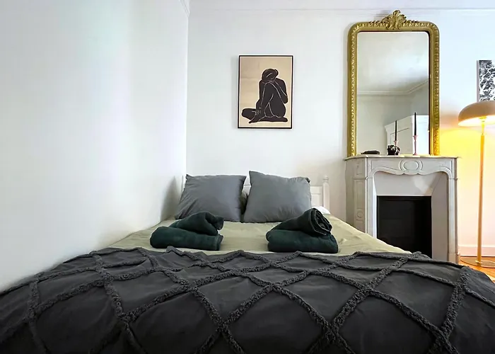 Lovely Haussmannian Flat In Montparnasse
