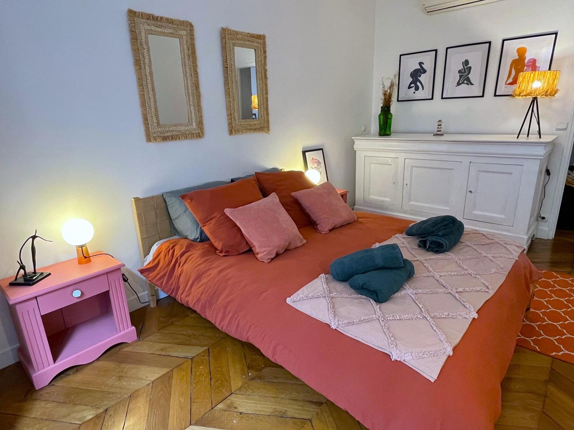 Lovely Haussmannian Flat In Montparnasse Apartment