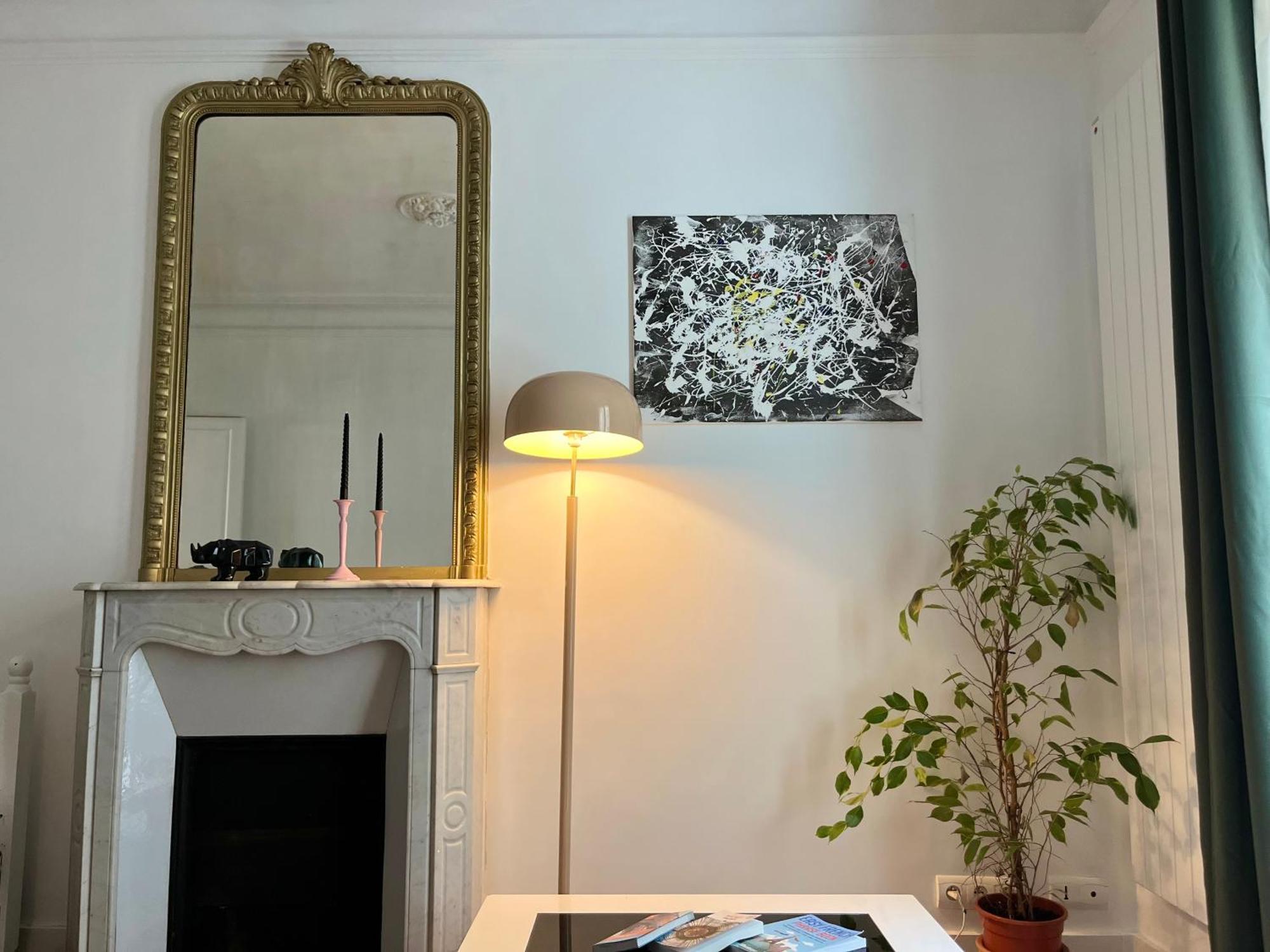 Lovely Haussmannian Flat In Montparnasse *