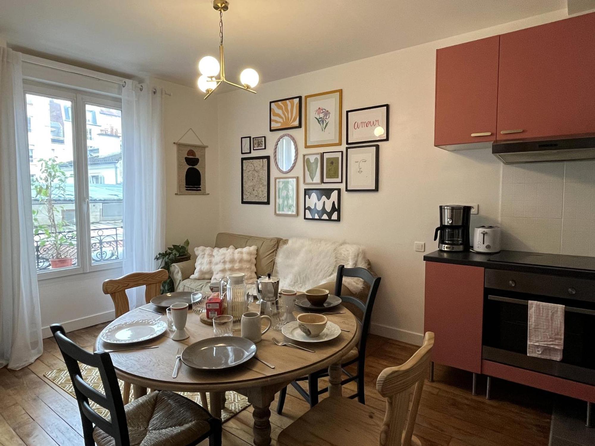 Lovely Haussmannian Flat In Montparnasse